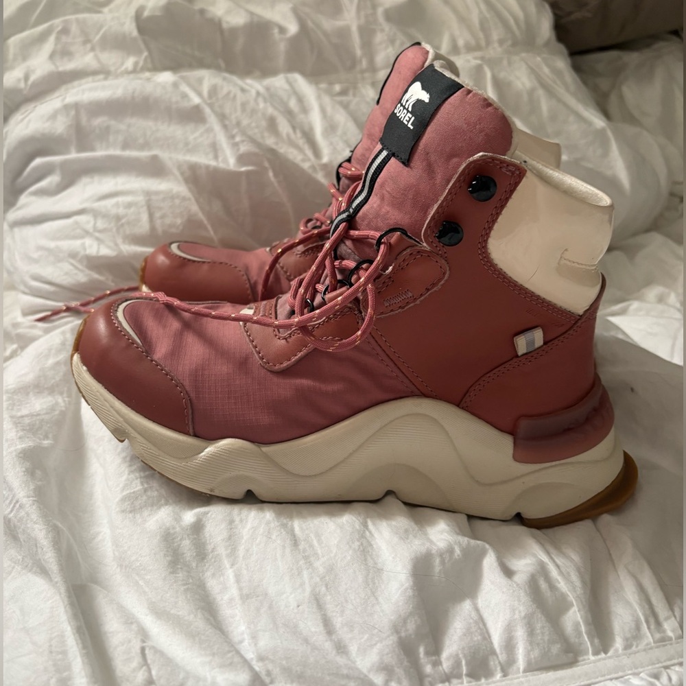 Sorel Kinetic Conquest Waterproof Boots Women’s 7 Dusty Rose Pink Winter